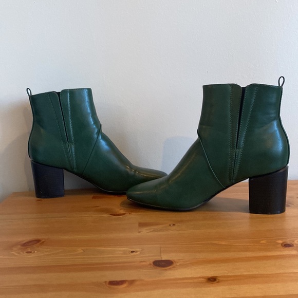 ASOS Chelsea Boot US size 10 (wide) - Picture 4 of 5